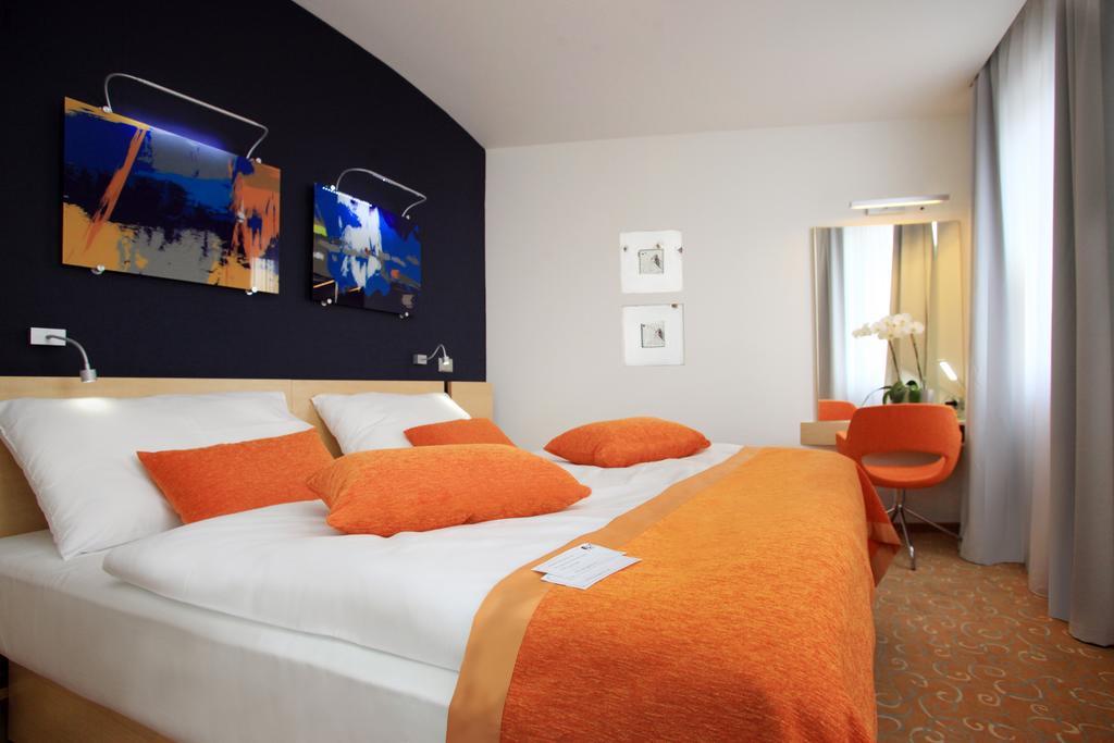 Orea Hotel Atrium Otrokovice Rom bilde