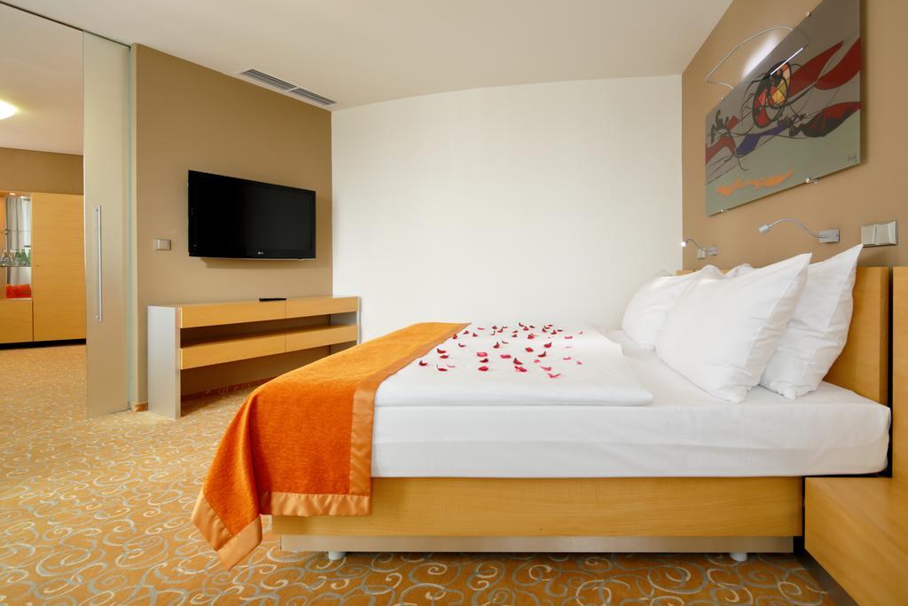 Orea Hotel Atrium Otrokovice Rom bilde