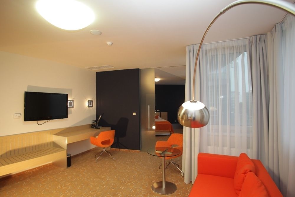 Orea Hotel Atrium Otrokovice Eksteriør bilde